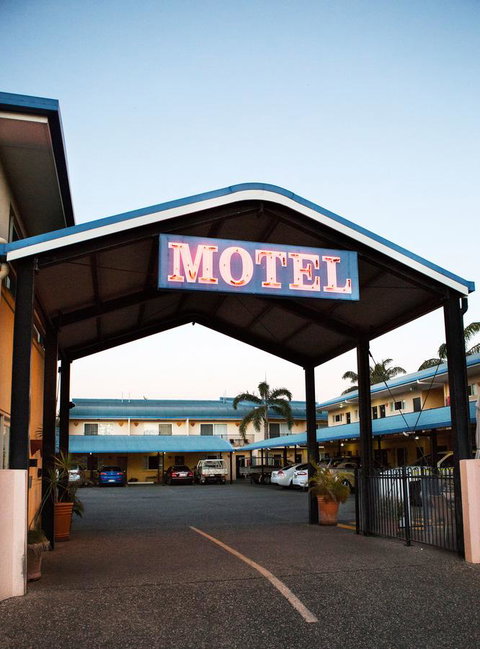 Glenmore Tavern - Great Ocean Road Tourism 18
