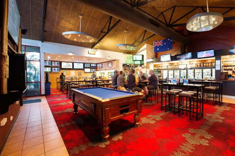 Glenmore Tavern - Great Ocean Road Tourism 6