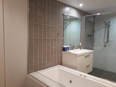 Hinchinbrook Holiday Apartments - Great Ocean Road Tourism 5