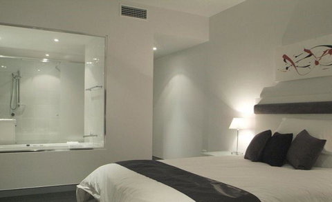 Hinchinbrook Holiday Apartments - Great Ocean Road Tourism 7