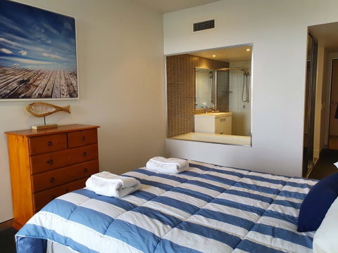 Hinchinbrook Holiday Apartments - Great Ocean Road Tourism 17