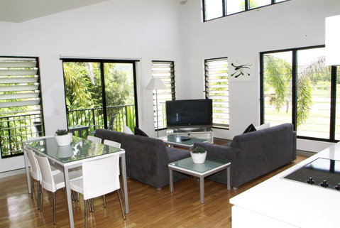 Hinchinbrook Holiday Apartments - Great Ocean Road Tourism 24