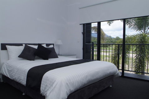 Hinchinbrook Holiday Apartments - Great Ocean Road Tourism 23