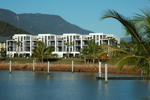 Hinchinbrook Holiday Apartments - Great Ocean Road Tourism 40