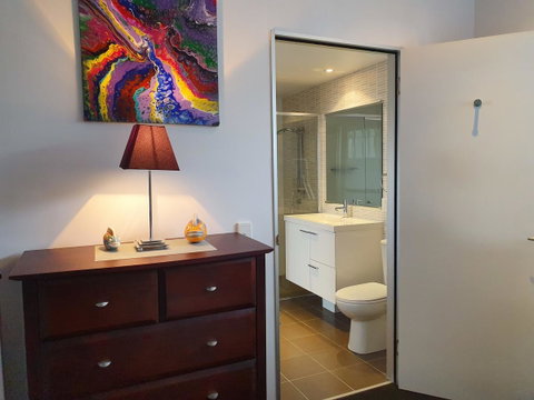 Hinchinbrook Holiday Apartments - Great Ocean Road Tourism 16