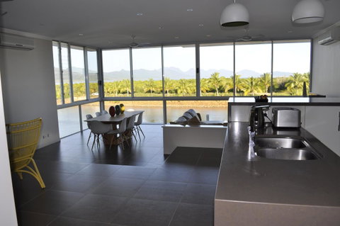Hinchinbrook Holiday Apartments - Great Ocean Road Tourism 21