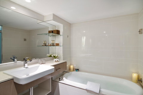 The Point Brisbane Hotel - Great Ocean Road Tourism 23