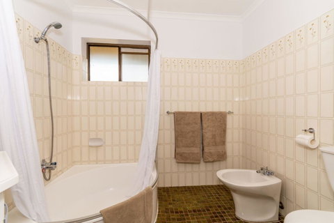 Spacious Family Unit With Incredible Views. - Great Ocean Road Tourism 14