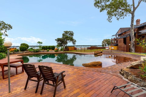 Spacious Family Unit With Incredible Views. - Great Ocean Road Tourism 4