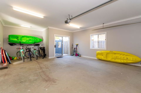 Fabulous Family Destination In Paradise Parade, Bongaree - Great Ocean Road Tourism 4