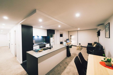 Mid Night Apartment Canberra City Onsite Parking - Great Ocean Road Tourism 1