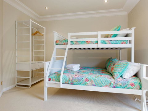 'Baylife Villa' 4a Warruga St - Large Home With WIFI, Netflix, Aircon, Linen & Spectacular Views - Great Ocean Road Tourism 1