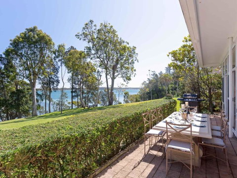 'Corlette Waterfront', 2/44 Danalene Parade - Waterfront Luxury, WIFI, Aircon, Boat Parking - Great Ocean Road Tourism 2