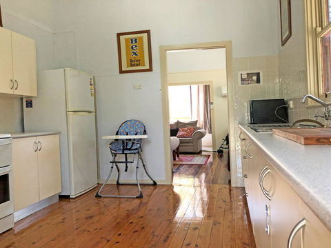 'Daves Place', 27 Rigney St - Holiday House With WIFI, Aircon & Boat Parking - Great Ocean Road Tourism 2