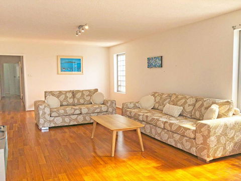 'Mooring One Downstairs', 23 Shoal Bay Rd - Fantastic Ground Floor Duplex With Views, WIFI And Air Conditioning - Great Ocean Road Tourism 1