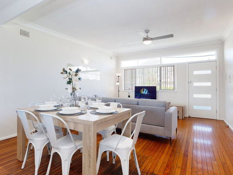 'Shoalz', 28 Rigney Street - Renovated Pet Friendly Cottage & Boat Parking - Great Ocean Road Tourism 2