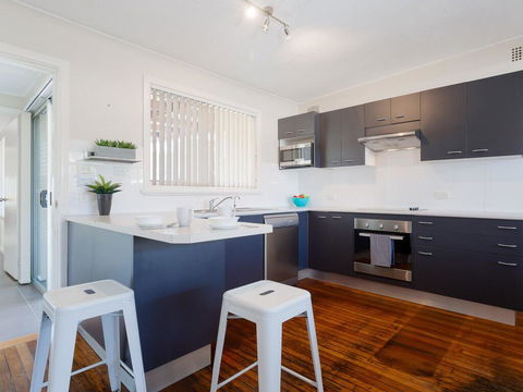 'Shoalz', 28 Rigney Street - Renovated Pet Friendly Cottage & Boat Parking - Great Ocean Road Tourism 3