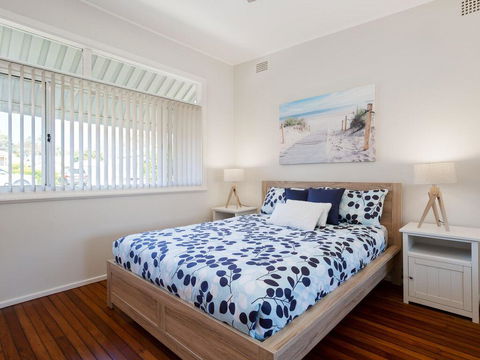'Shoalz', 28 Rigney Street - Renovated Pet Friendly Cottage & Boat Parking - Great Ocean Road Tourism 1