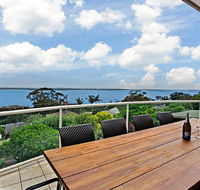 'The Bay' 25 Wallawa Rd - huge home with aircon spectacular views  chromecast - Great Ocean Road Tourism