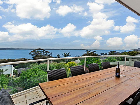 'The Bay', 25 Wallawa Rd - Huge Home With Aircon, Spectacular Views & Chromecast - Great Ocean Road Tourism 0