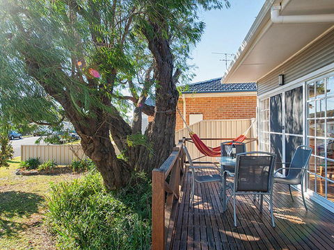 'The Croft' 11 Boulder Bay Rd - Cosy Beach House With Aircon & Only 270m To The Beach - Great Ocean Road Tourism 1