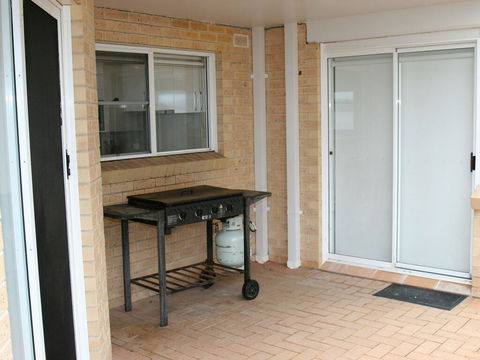 1 'The Clippers' 131 Soldiers Point Road - Fabulous Waterfront Unit - Great Ocean Road Tourism 2