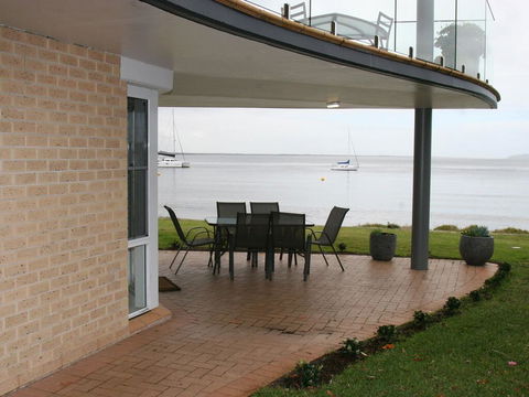 1 'The Clippers' 131 Soldiers Point Road - Fabulous Waterfront Unit - Great Ocean Road Tourism 0
