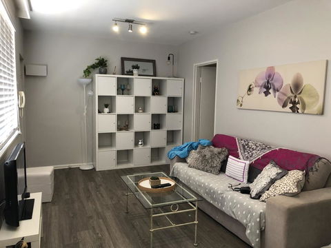 1 Bedroom Unit In Heart Of Elsternwick - Great Ocean Road Tourism 1