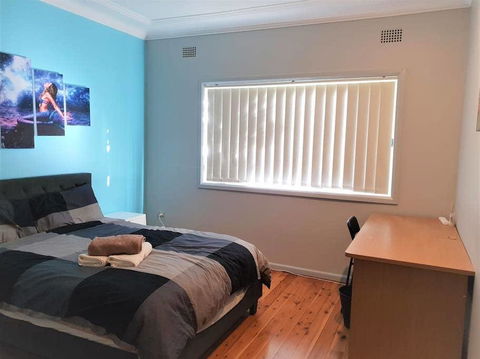 1 Double Quaint Private Room Near Public Bus Transport - SHAREHOUSE - Great Ocean Road Tourism 0