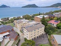 12 'The Helm' 22 Voyager Close - unit in Little Beach with direct access to Shoal Bay Beach