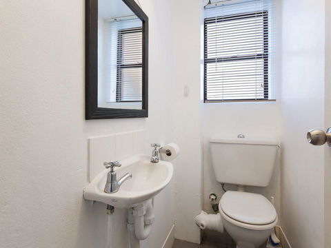 13 'INTREPID', 3 INTREPID CL - FANTASTIC UNIT WITH STUNNING WATER VIEWS - Great Ocean Road Tourism 3