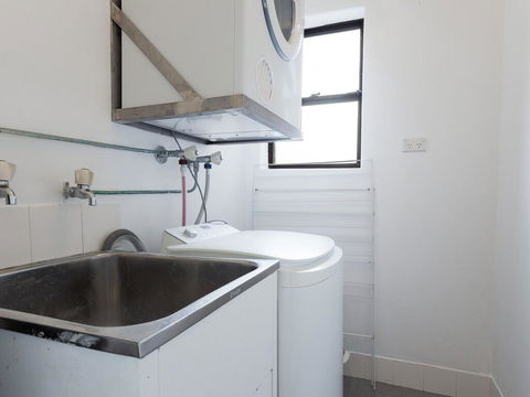 13 'INTREPID', 3 INTREPID CL - FANTASTIC UNIT WITH STUNNING WATER VIEWS - Great Ocean Road Tourism 1