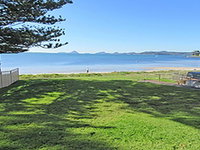 15 'Kanangra' 39 Soldiers Point Road - fantastic unit right on the water