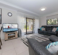 16 'Carindale' 19-23 Dowling St - Ground floor Foxtel Pool and Tennis Court - Great Ocean Road Tourism