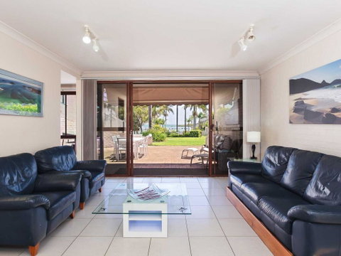16 'The Moorings' 4 Cromarty Road - Waterfront Property With Pool & Air Conditioning - Great Ocean Road Tourism 0