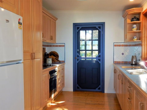 164 Mitchell Pde - Spectacular Views - Great Ocean Road Tourism 3