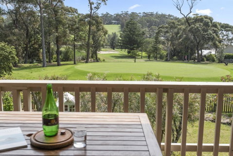 19 Buchan Street - Mollymooks Tee To Sea - Great Ocean Road Tourism 0