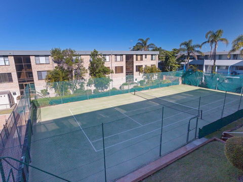 2 'The Dunes', 38 Marine Drive - Pool, Tennis Court And So Close To The Beach - Great Ocean Road Tourism 3