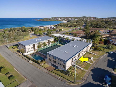 2 'The Dunes', 38 Marine Drive - Pool, Tennis Court And So Close To The Beach - Great Ocean Road Tourism 0