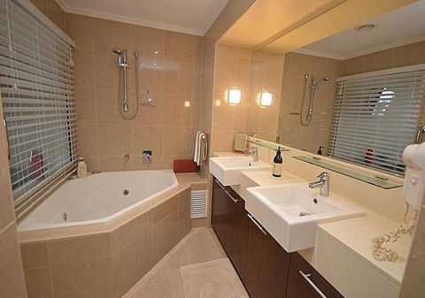 2 BDR/Apt/Foxtel/WiFi/Pool/parking/Spa/Hervey Bay - Great Ocean Road Tourism 2