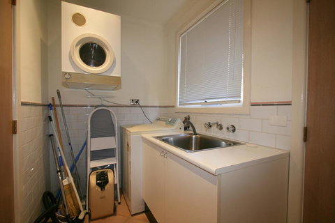 2 Munyang Street, Jindabyne - Great Ocean Road Tourism 1