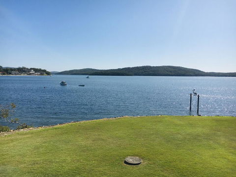 2 The Shores Soldiers Point - Waterfront - Uninterrupted Water Views INCLUDING ALL LINEN & TOWELS, Free Wi-Fi - Great Ocean Road Tourism 1