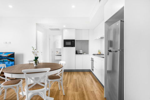 2-Bed Beach Apartment With Pool, Parking And Balcony - Great Ocean Road Tourism 1