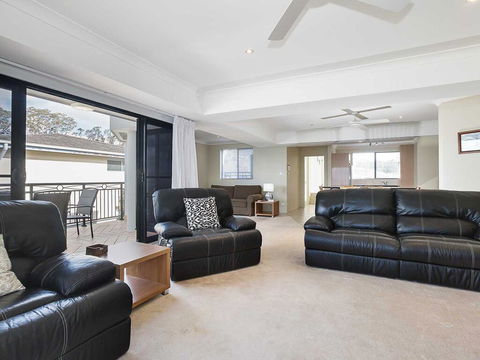 2/137 Soldiers Point Road - Luxury Unit On The Waterfront With Aircon And Free Unlimited Wi Fi - Great Ocean Road Tourism 3