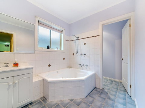2/3 Wyndham Ave,Cowes - Great Ocean Road Tourism 1
