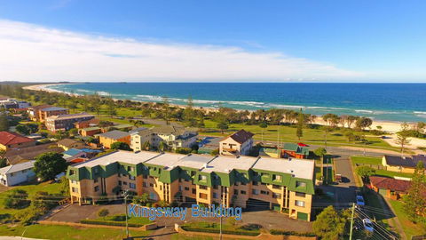 20 Kingsway 3 Bedroom Holiday Apartment - Great Ocean Road Tourism 1