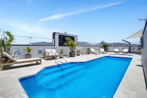 Cairns Central Studio - Great Ocean Road Tourism 0