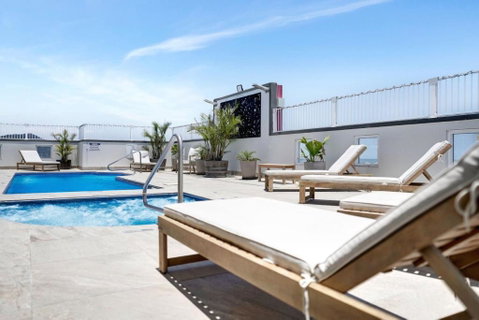 Cairns Central Studio - Great Ocean Road Tourism 1