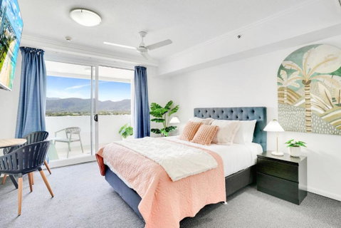 Cairns Central Studio - Great Ocean Road Tourism 3