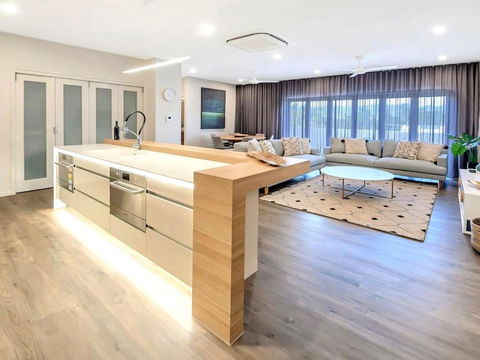 Cairns North 4-Bed With Outdoor Dining & Pool - Great Ocean Road Tourism 2